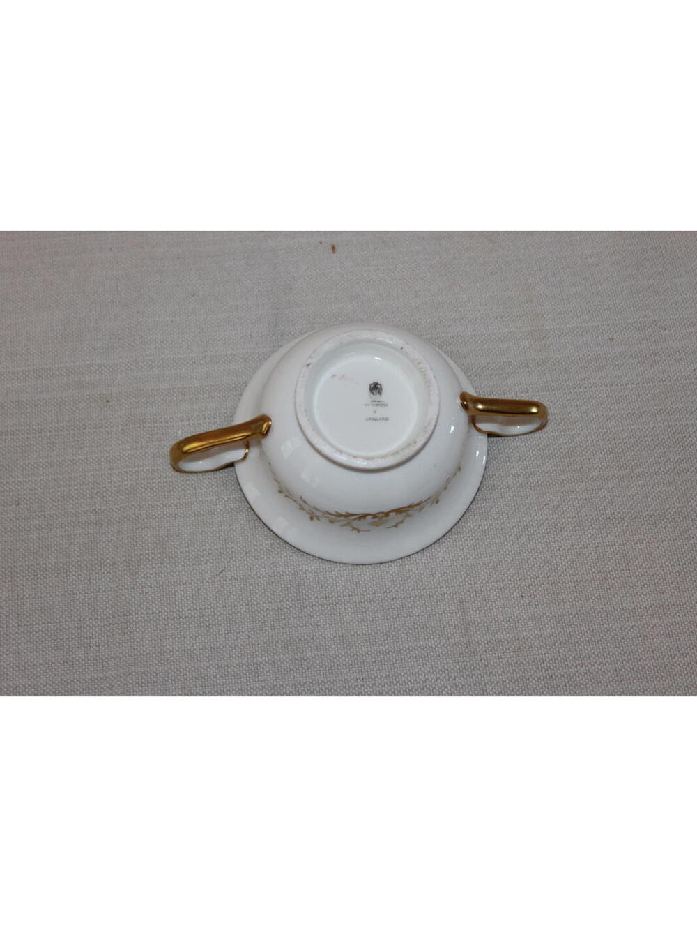 Vintage Wedgwood Red and Gold Cream Soup Bowl - Picture 3 of 3